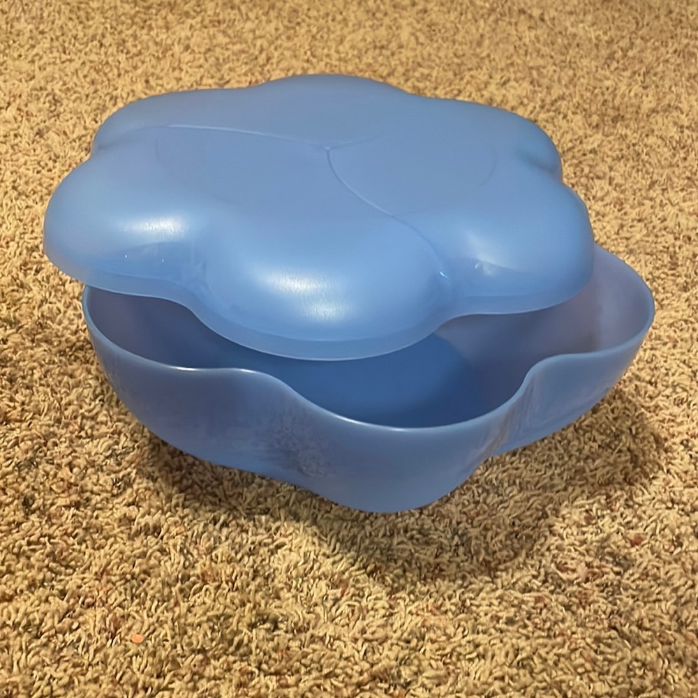 Tupperware chip bowl light blue color